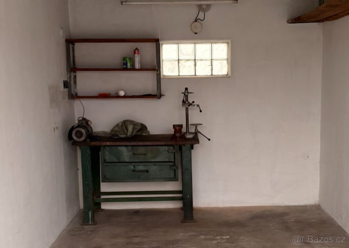 Pronájem garáže Šlapanice u Brna - 5