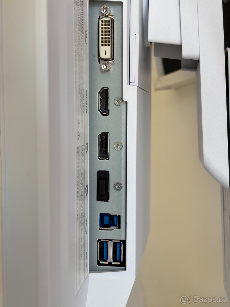 Bílé monitory EIZO, s odpočtem DPH: Set 24" a 22.5" - 5