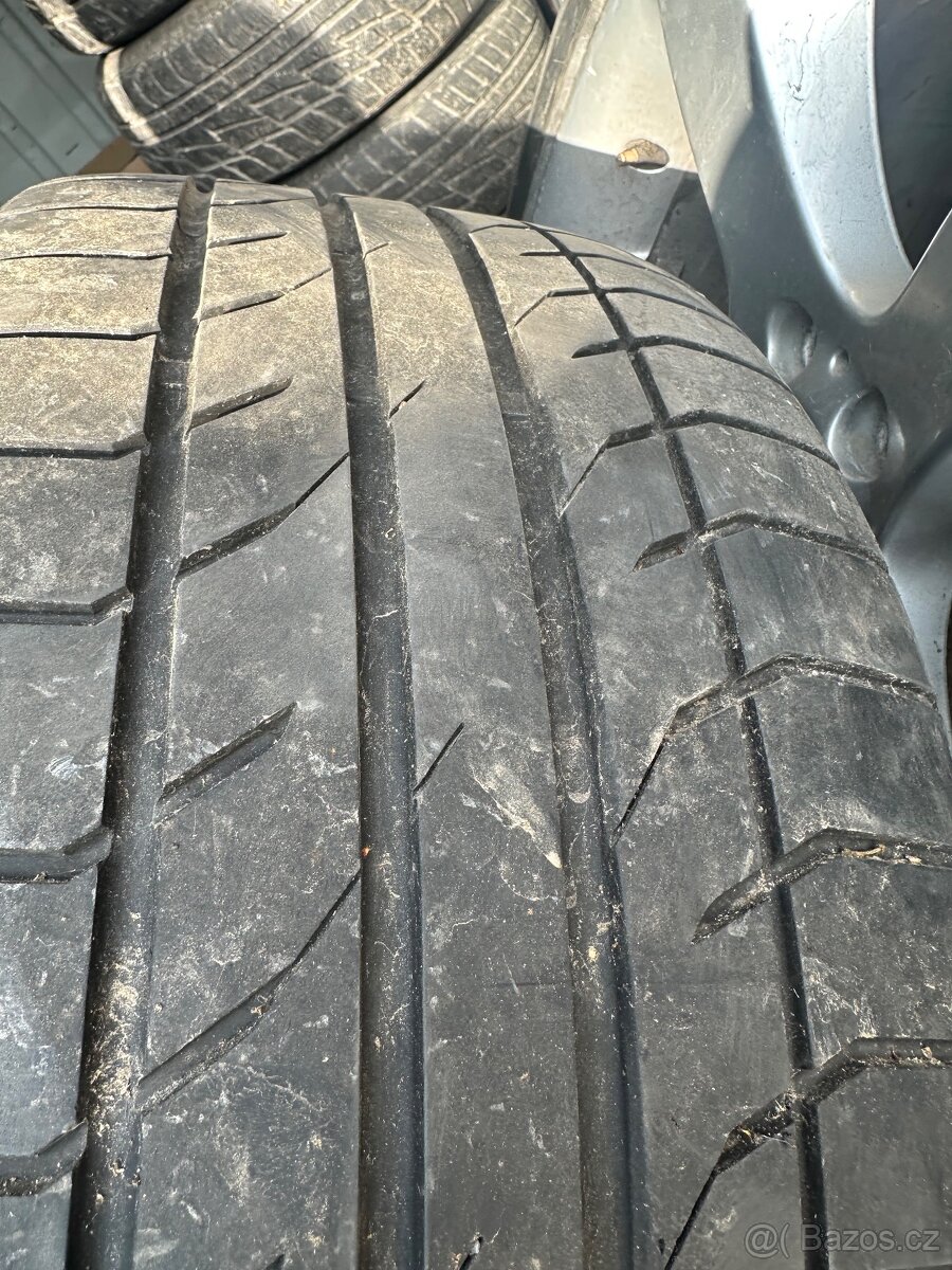 BMW 275/45/19 - 5