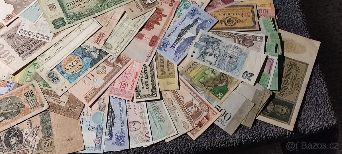 HODNĚ BANKOVEK PO SBĚRATELI 210Ks - 5