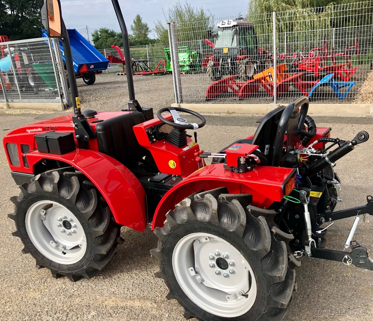 Malotraktor AGT 960 R - otočné pracoviště, 50 HP - 5
