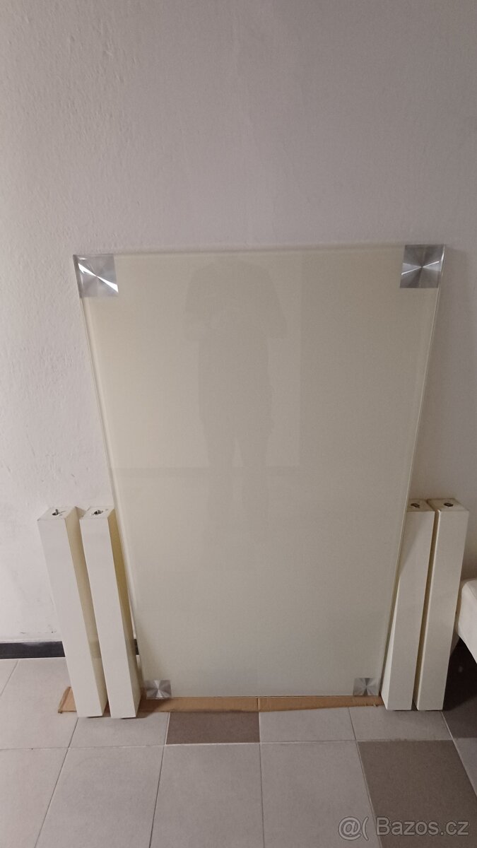 skleněný stul ze židlemi - 5