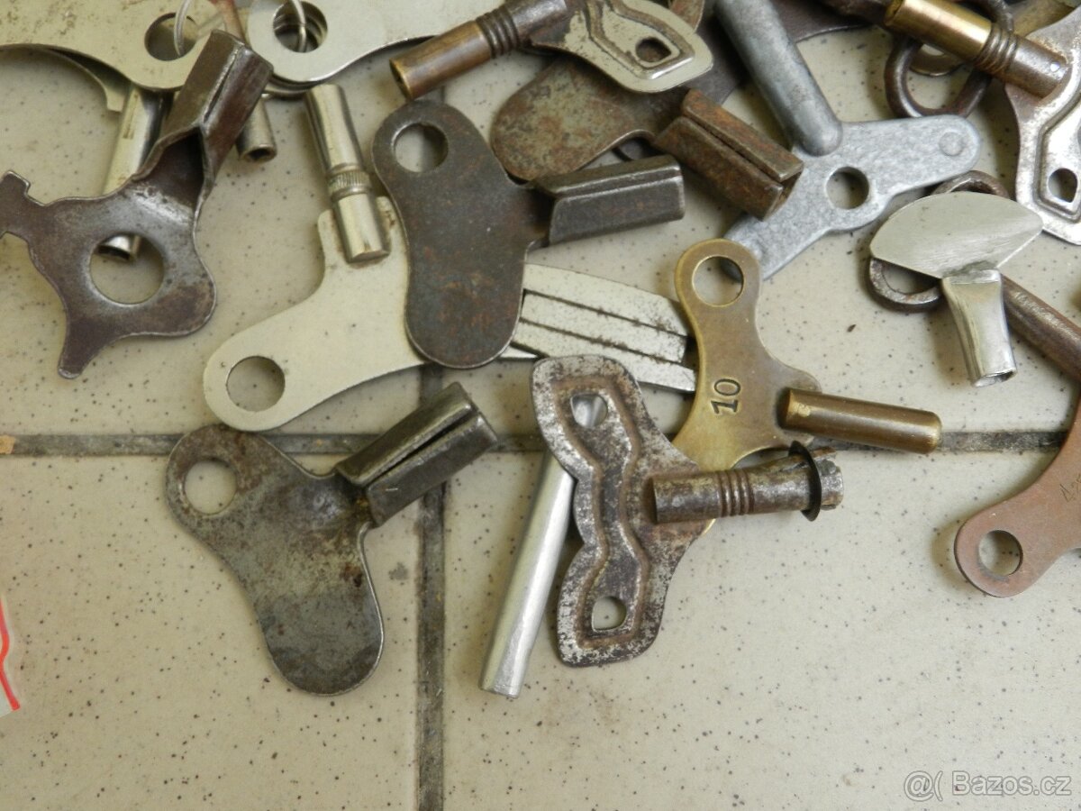 KLÍČKY 111 KUSŮ - 5