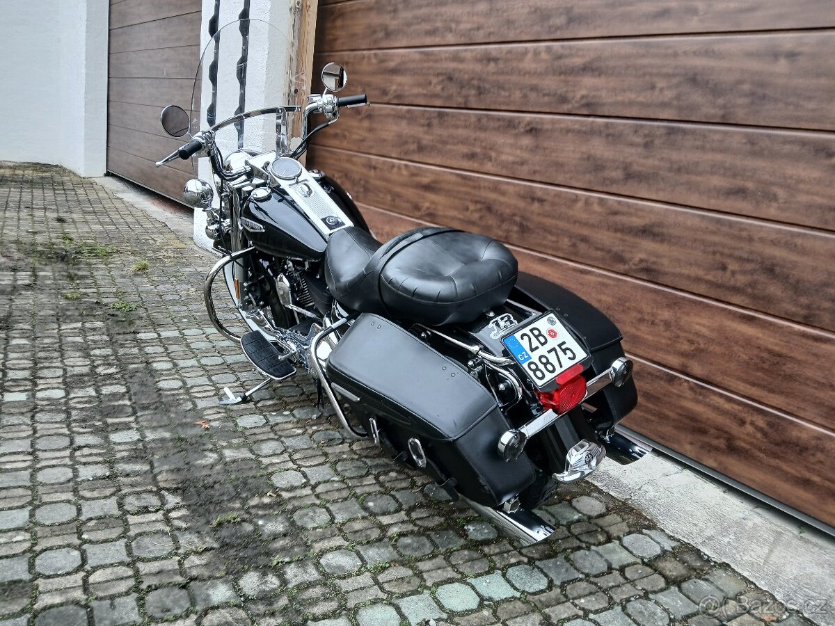 Harley-Davidson FLHRC Road King Classic 88 - 5
