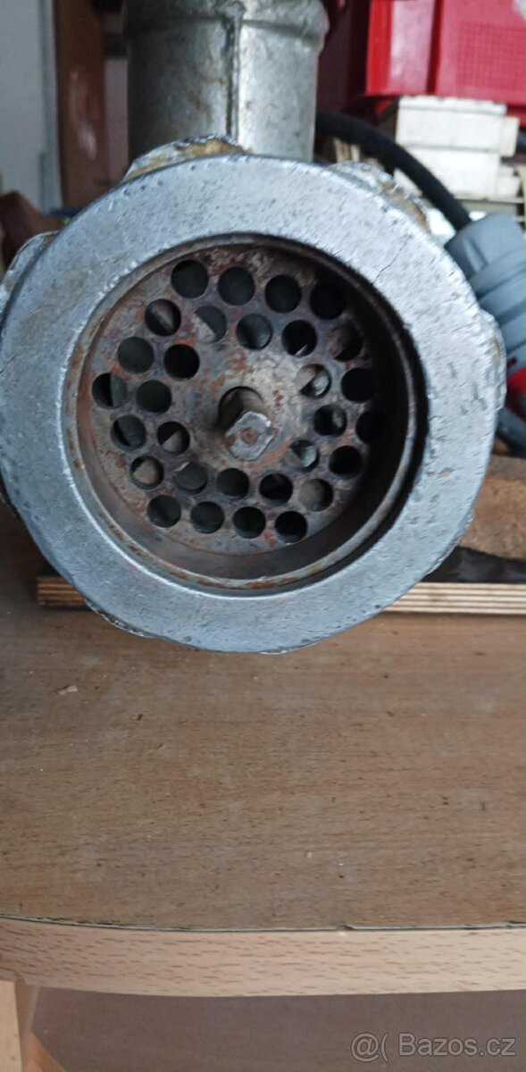 Elektrický mlýnek na maso vel 32 - 5