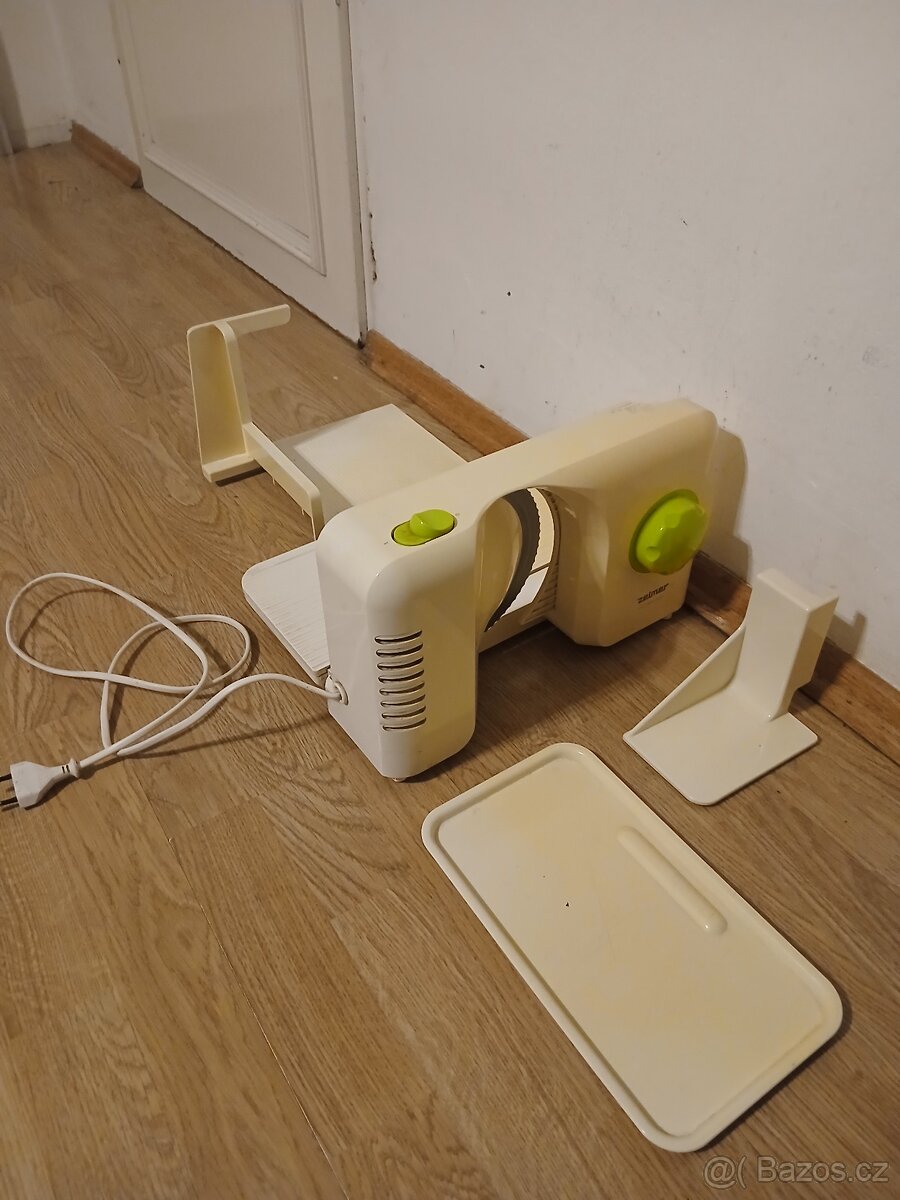 ELEKTRICKÝ KRAJEČ ZN. ZELMER 220 V. - 5