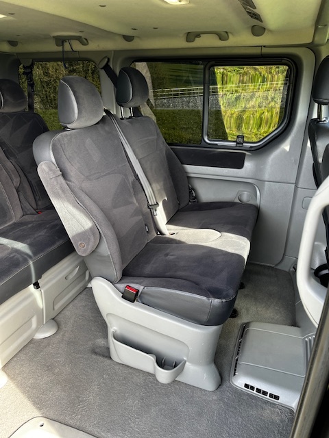 Renault trafic 2.0 black edition - 5