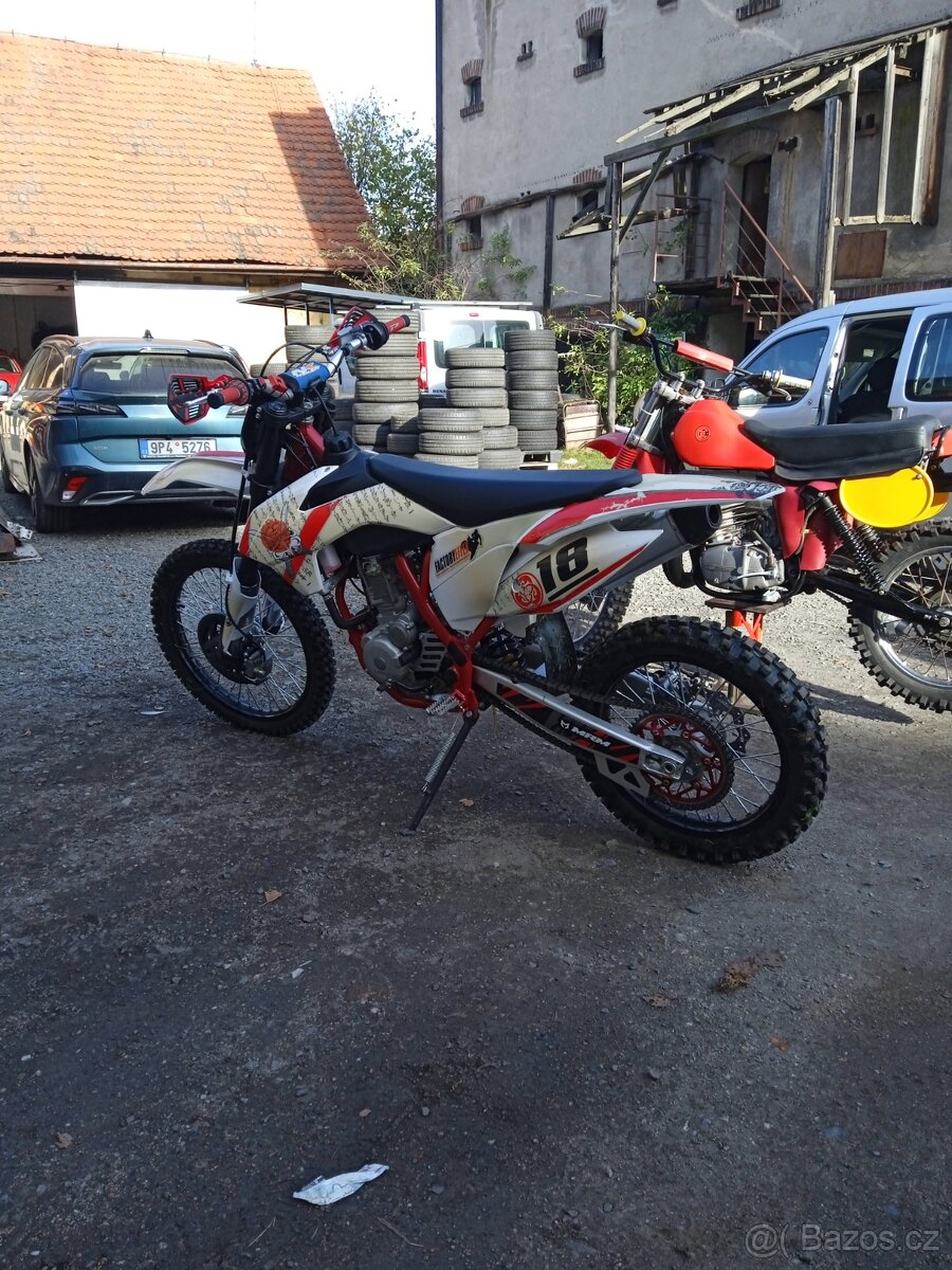 Terénní moto 300ccm(Zánovní moto)