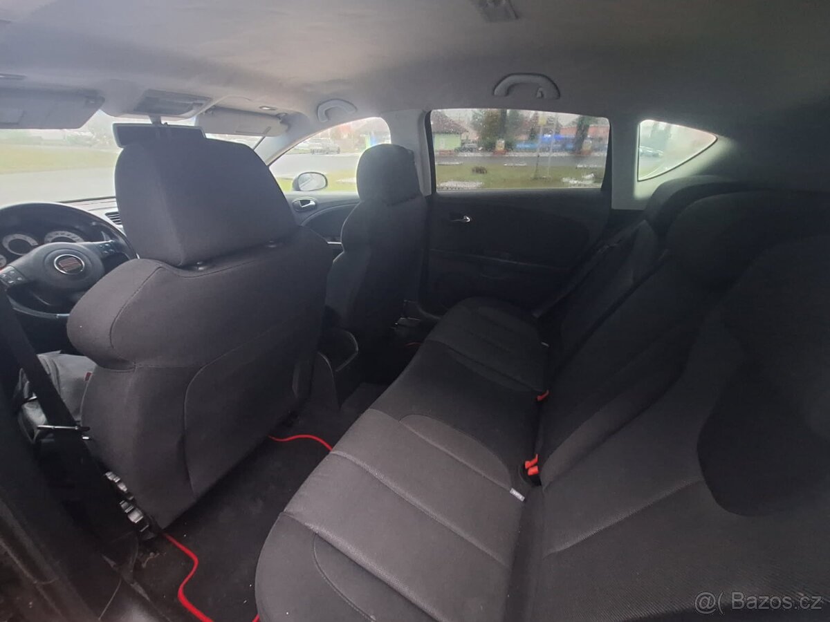 Seat leon FR 2.0tdi 125kw rok 2007 nová stk - 5