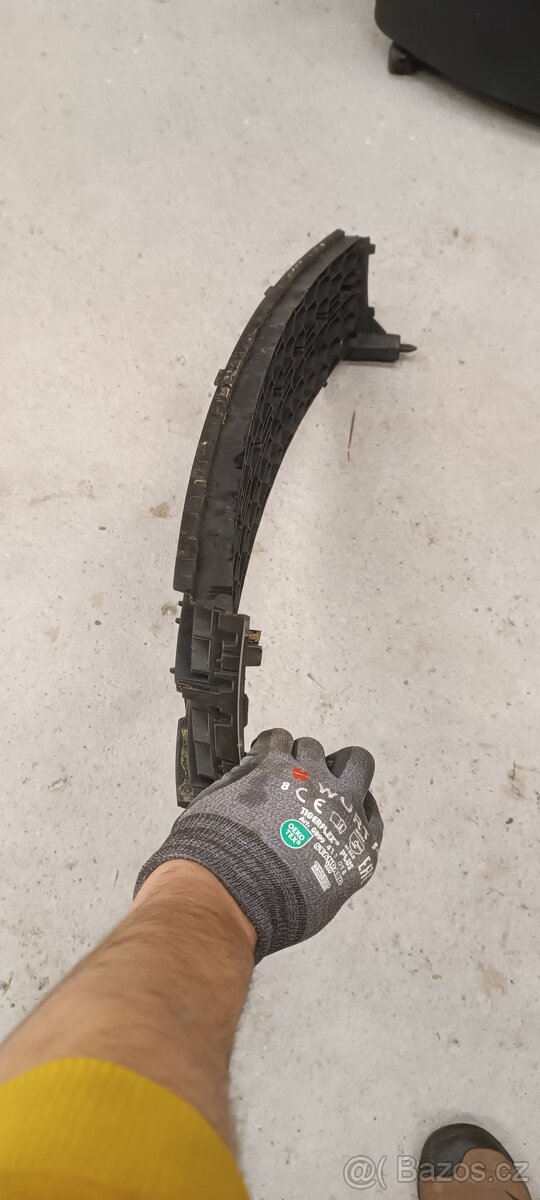 Středová mřížka nárazníku Škoda Superb 3 - 5