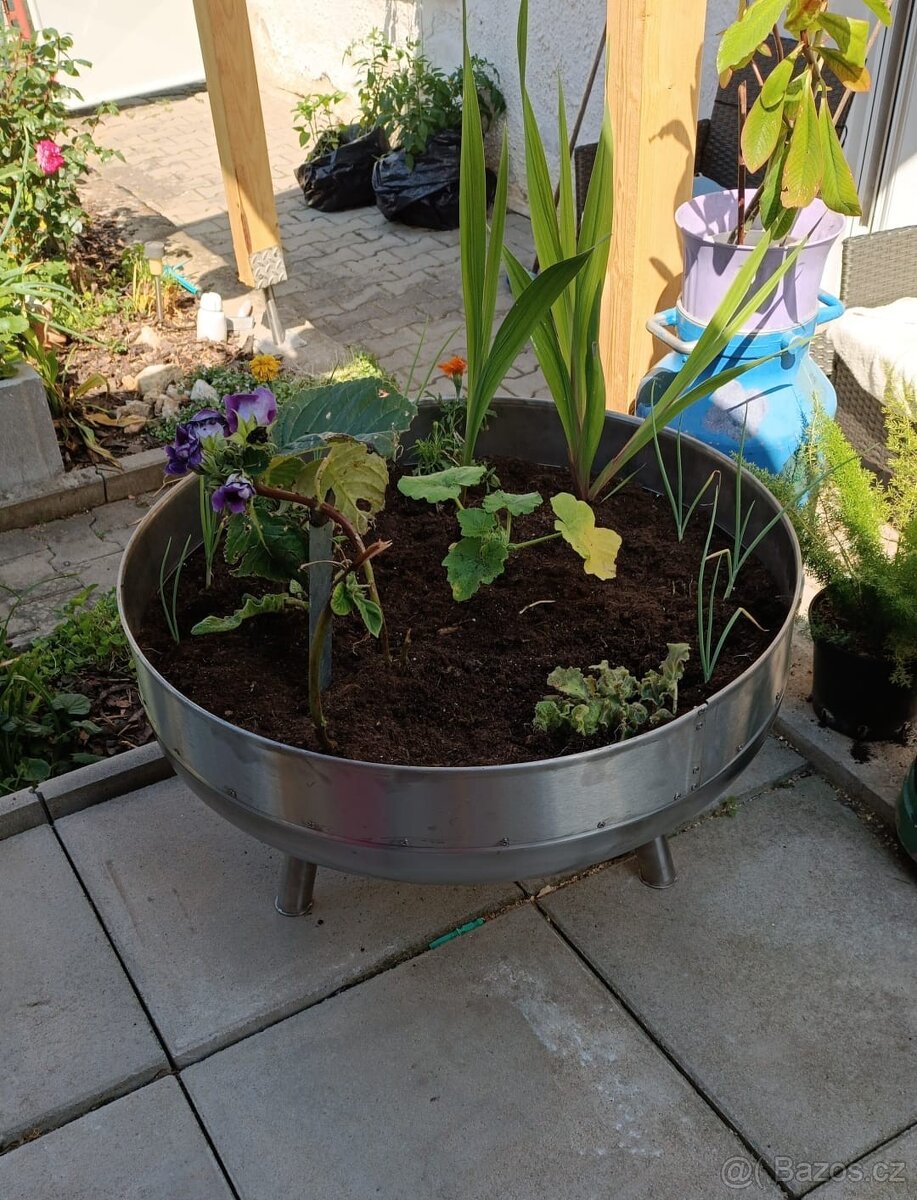 Nerezový květináč - 5