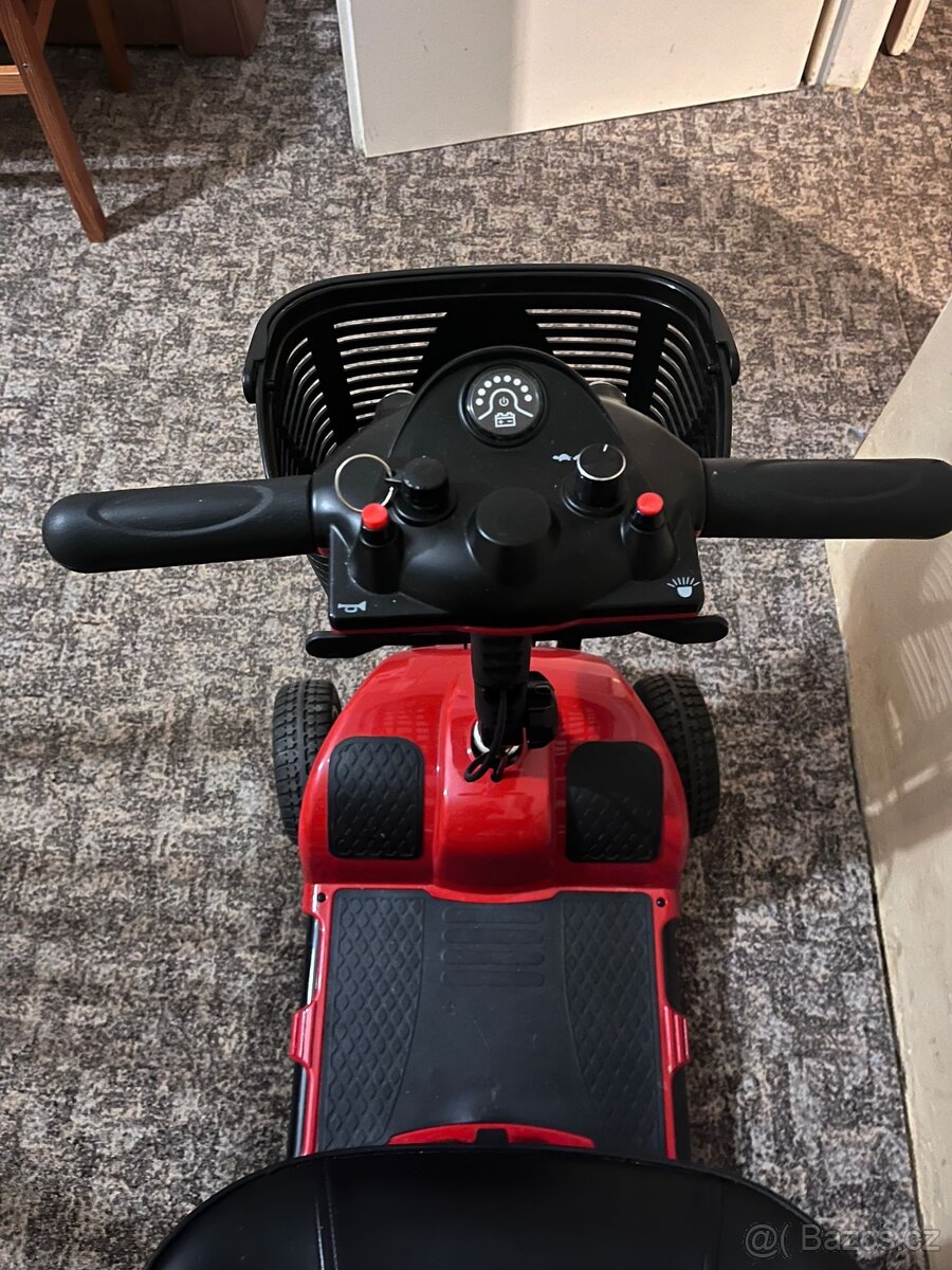 Elektrický vozík pro seniory(čtyřkolka)