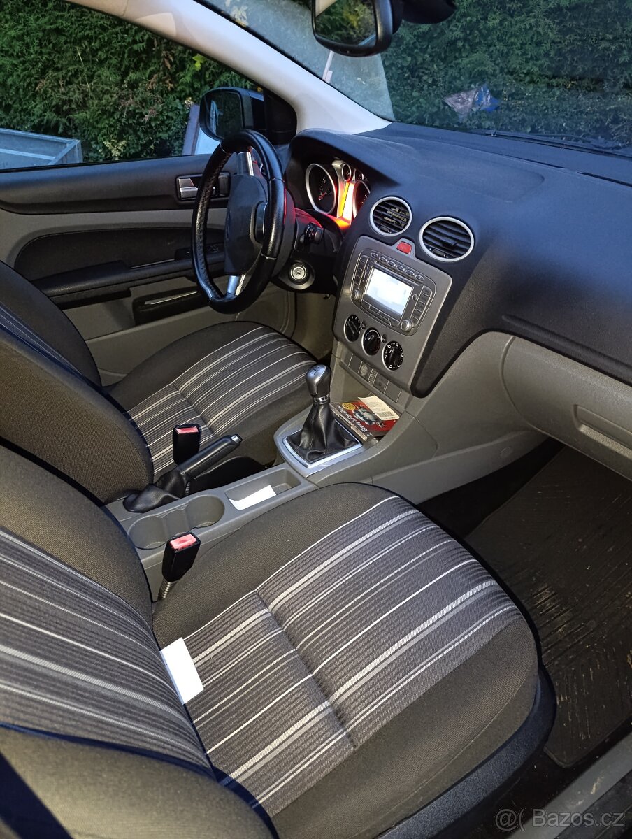 Ford Focus 1,6 benzín, 74kW kW,2009,180000 km - 5
