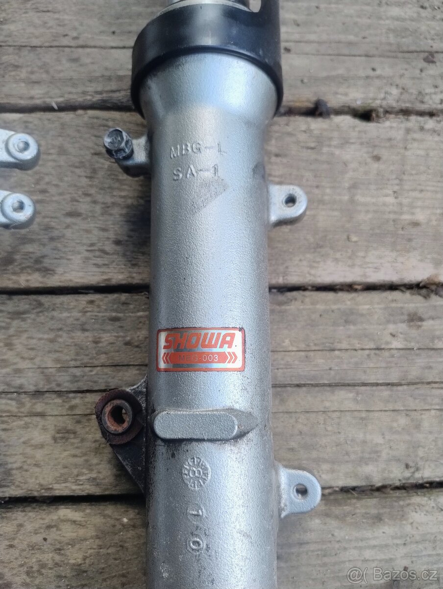 Honda VFR 800 tlumiče SHOWA - 5