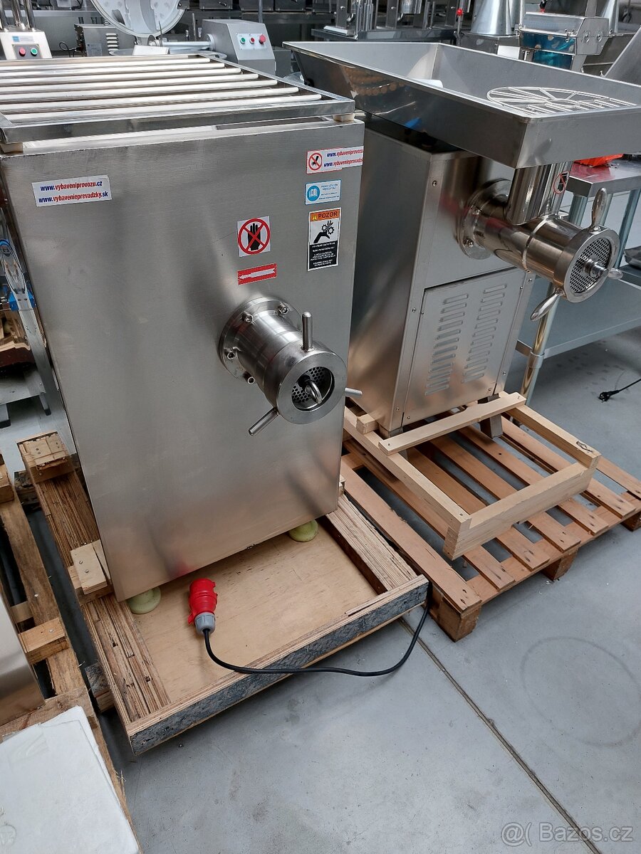 Mlýnek na maso JR 100 Řeznický vlček, Řezačka masa JR 100 - 5