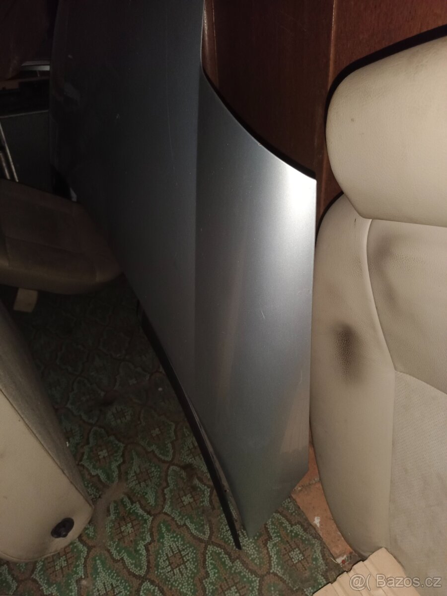 Kapota Citroen C8 v pěkném stavu - 5