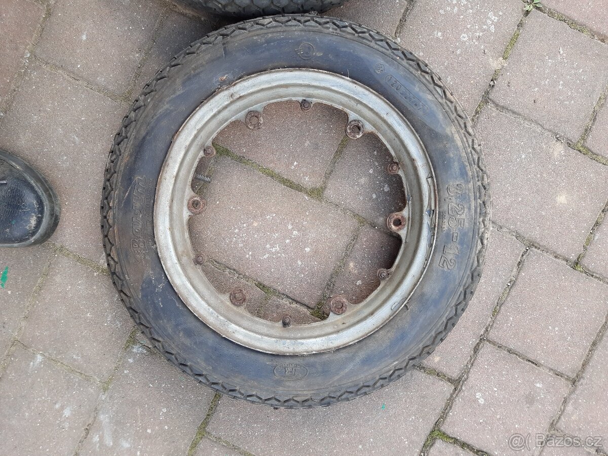 Kola Čezeta skútr 502 - 5