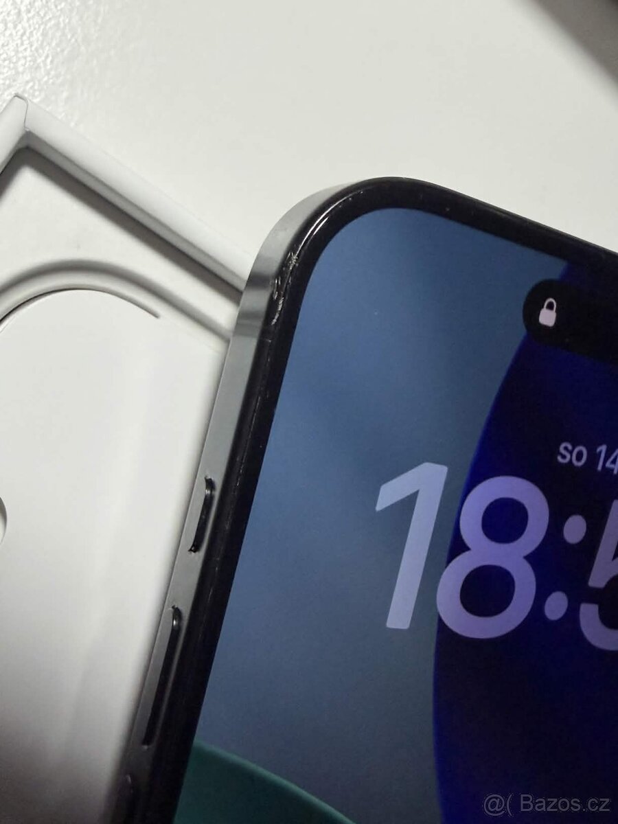 Apple Iphone 15 Pro Max 256GB - černý titán - 5