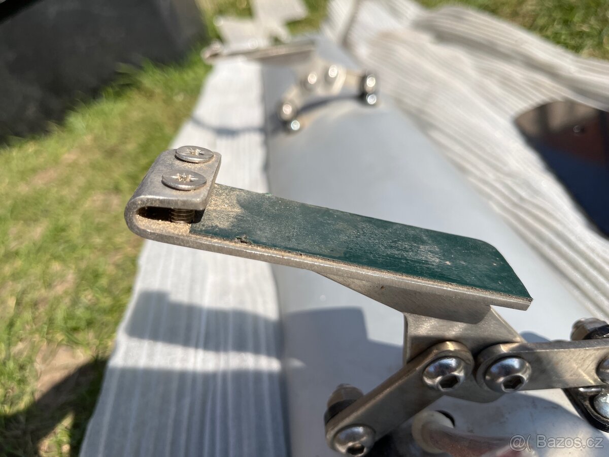 Zadní křídlo / spoiler se světlem - 5