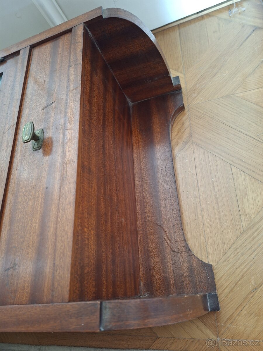 Secesní lékárnička - 5