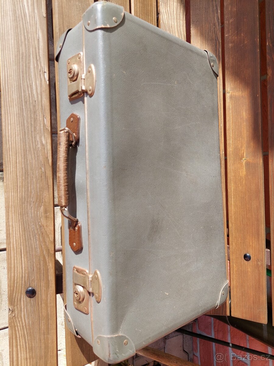 Staré starožitné kufry - 5