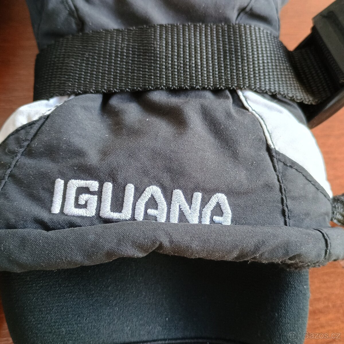 ČERNÉ LYŽAŘSKÉ RUKAVICE zn. IGUANA vel. 8 - 5