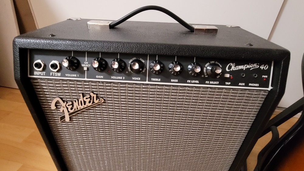 Kytarové kombo a elektrická kytara - 5