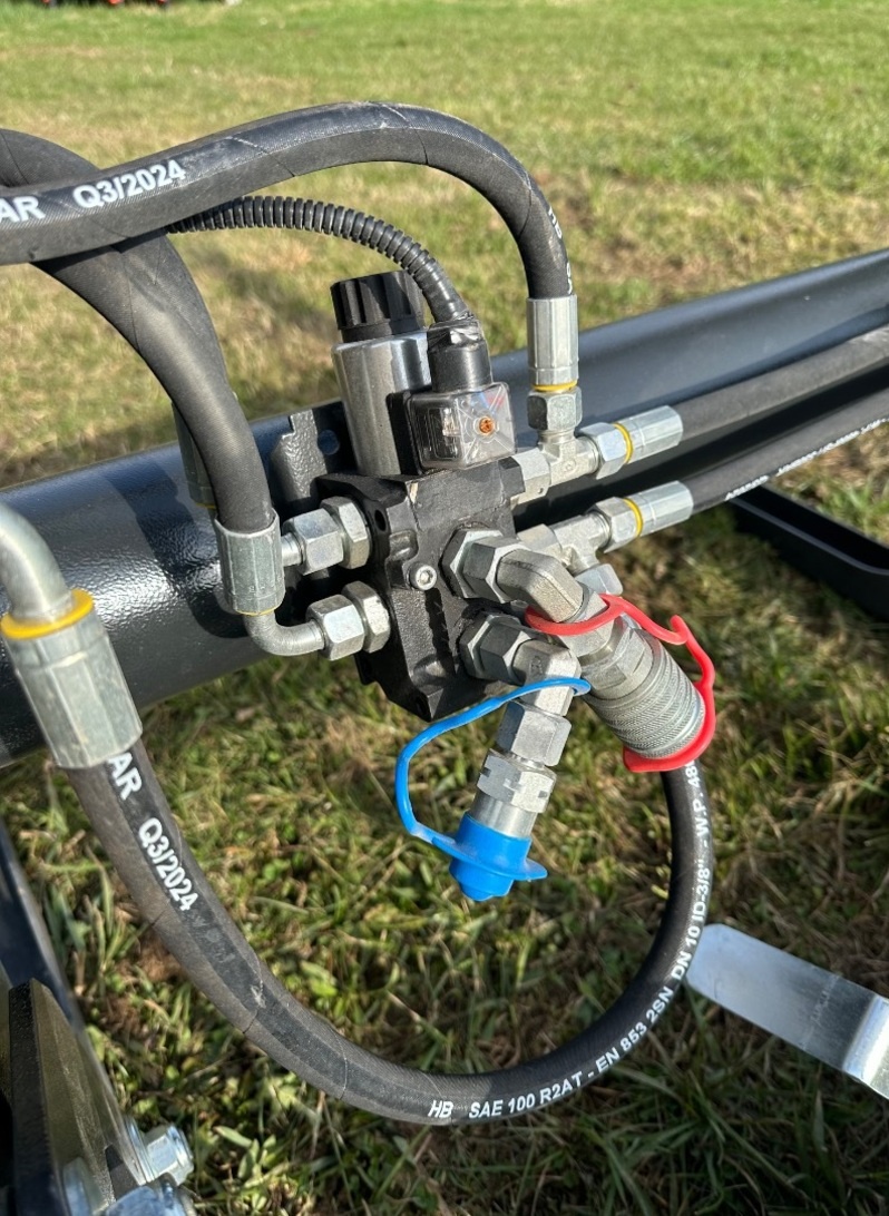 Čelní nakladač HYDRATRAC 1500 - 5