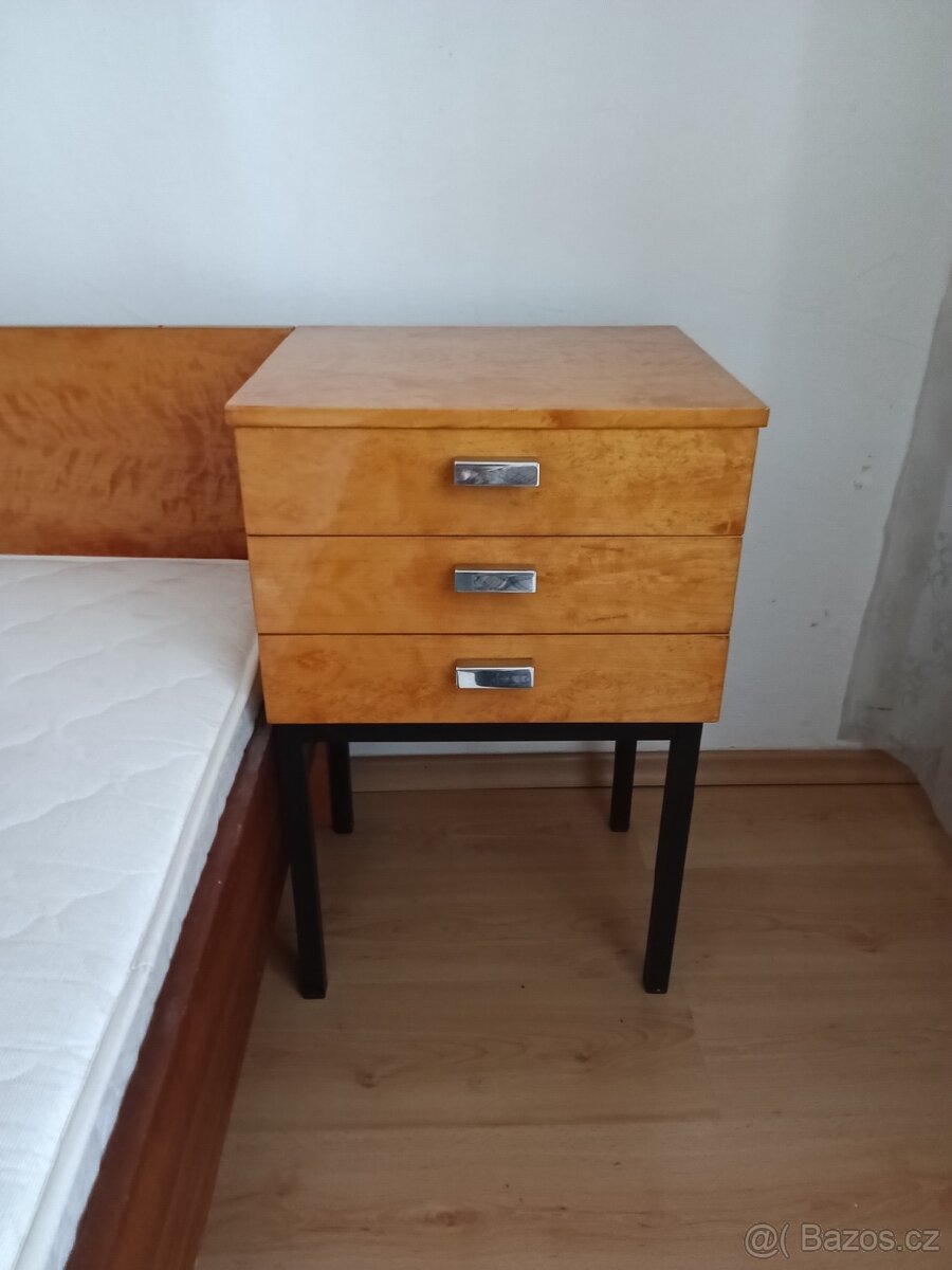 Starý retro nábytek - 5