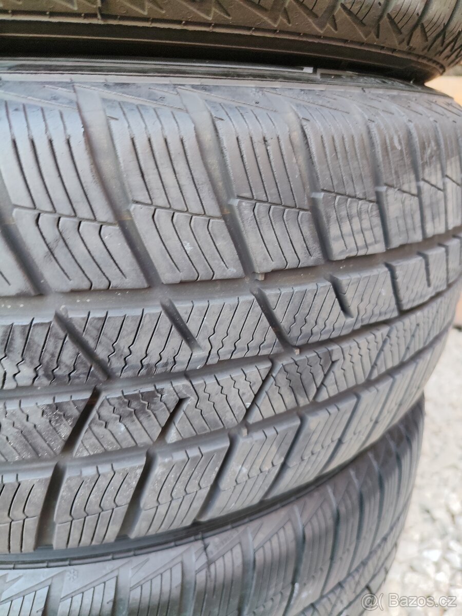 Zimní 215/55 R17 - 5