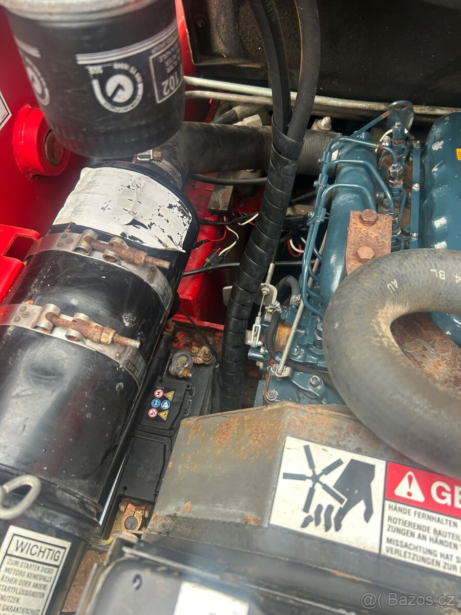 Smykový nakladač Gehl Max 4625 DX - 5