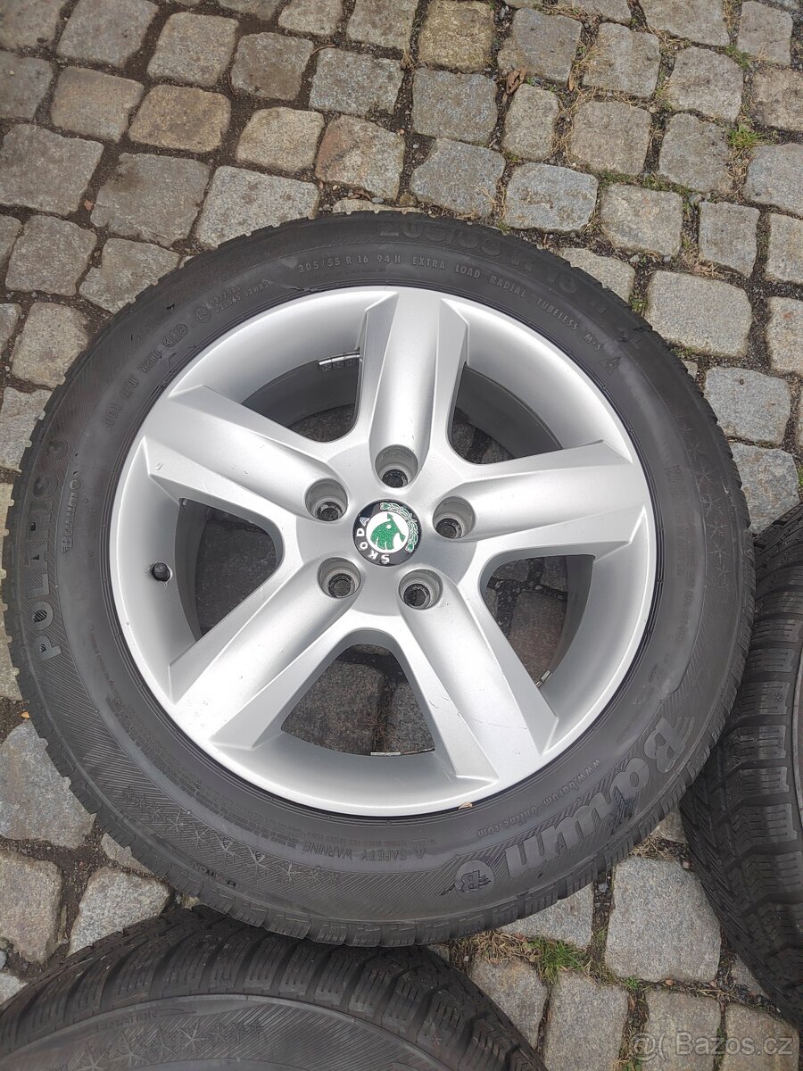 Prodám orig alu 16 škoda Superb 5x112 ET 37 zimní pneu - 5