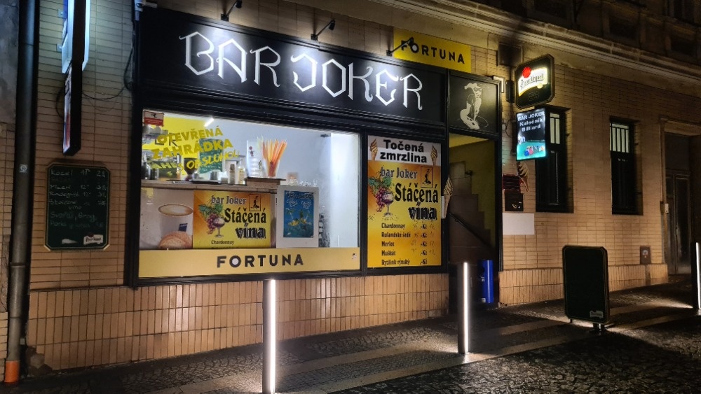 Bar v centru Nové Paky - 5