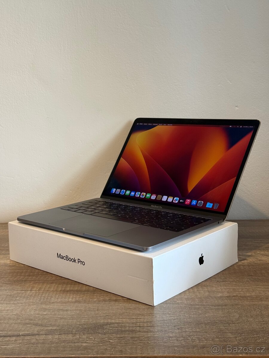 Apple MacBook Pro 2017 kompletní balení - 5