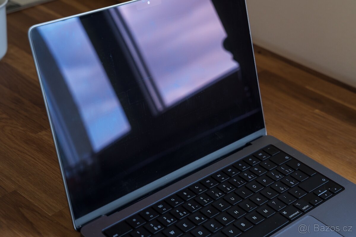 MacBook - Apple M1 PRO, 14" 16GB 512 SSD - 5