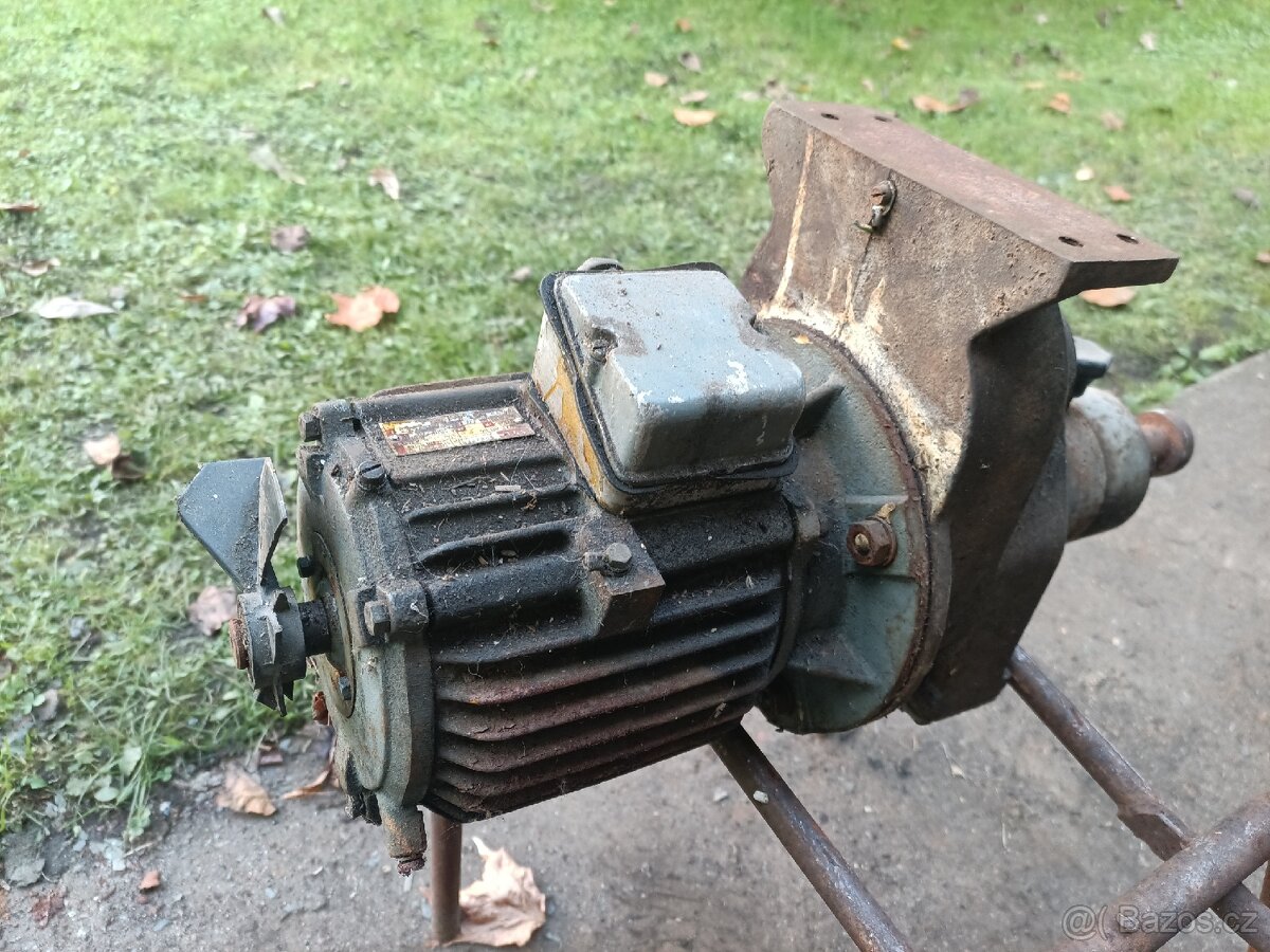 Motor 380V s převodovkou - 5