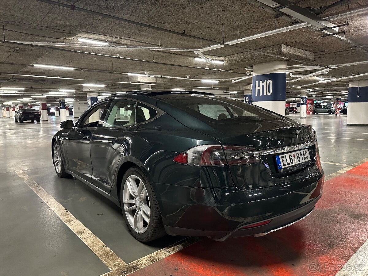 Tesla Model S - 5