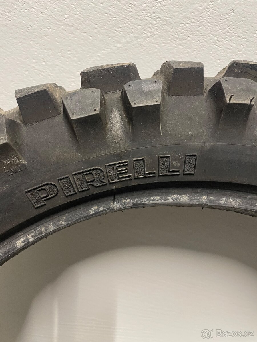 Pneu na moto