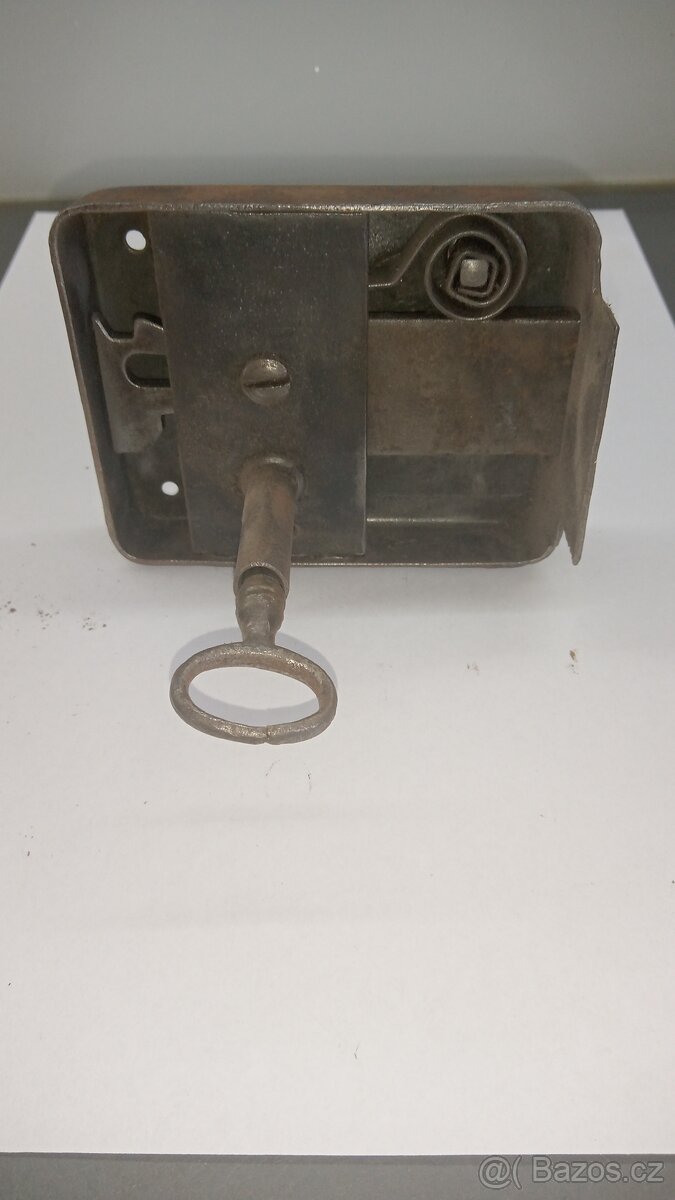 Starožitný krabicový zámek - 5