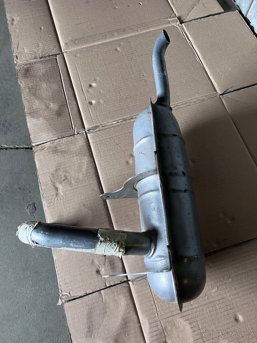 Fiat 850 nový výfuk - 5