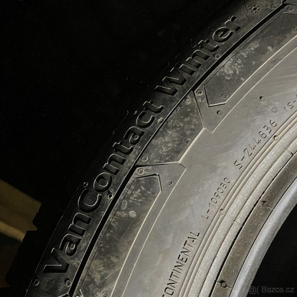 Zimní pneu 215/60 R17C 109/107T Continental 5mm - 5