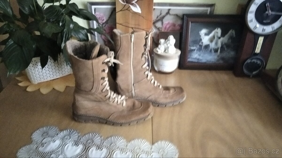 NOVÁ ODLEHČENÁ ZIMNÍ OBUV PRO DOSPĚLÉ.VELIKOST 41. - 5
