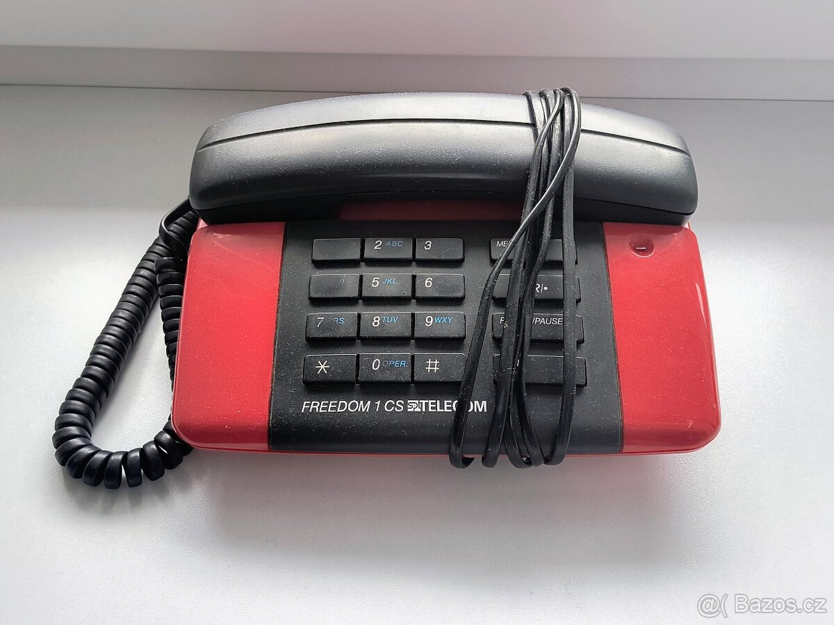 Různé starožitné telefony - 5