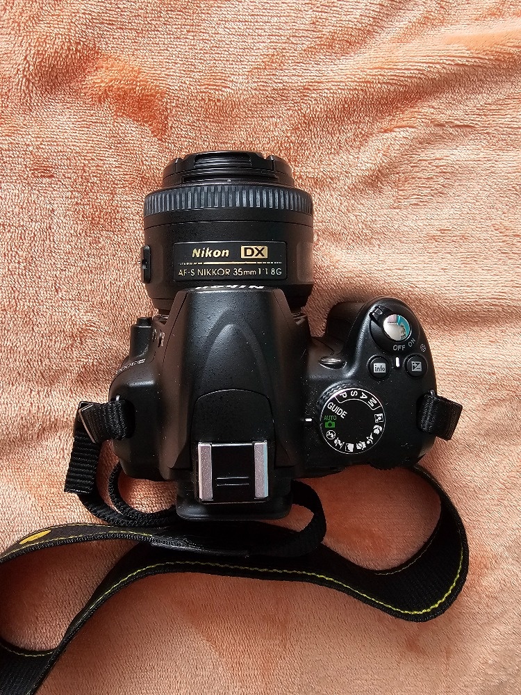 Nikon D3000 + přisušenství, Nikkor 35, Nikkor 18-55 - 5