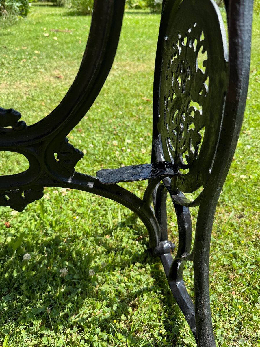 Obdélníkový stůl ze šicího stroje SINGER - 5