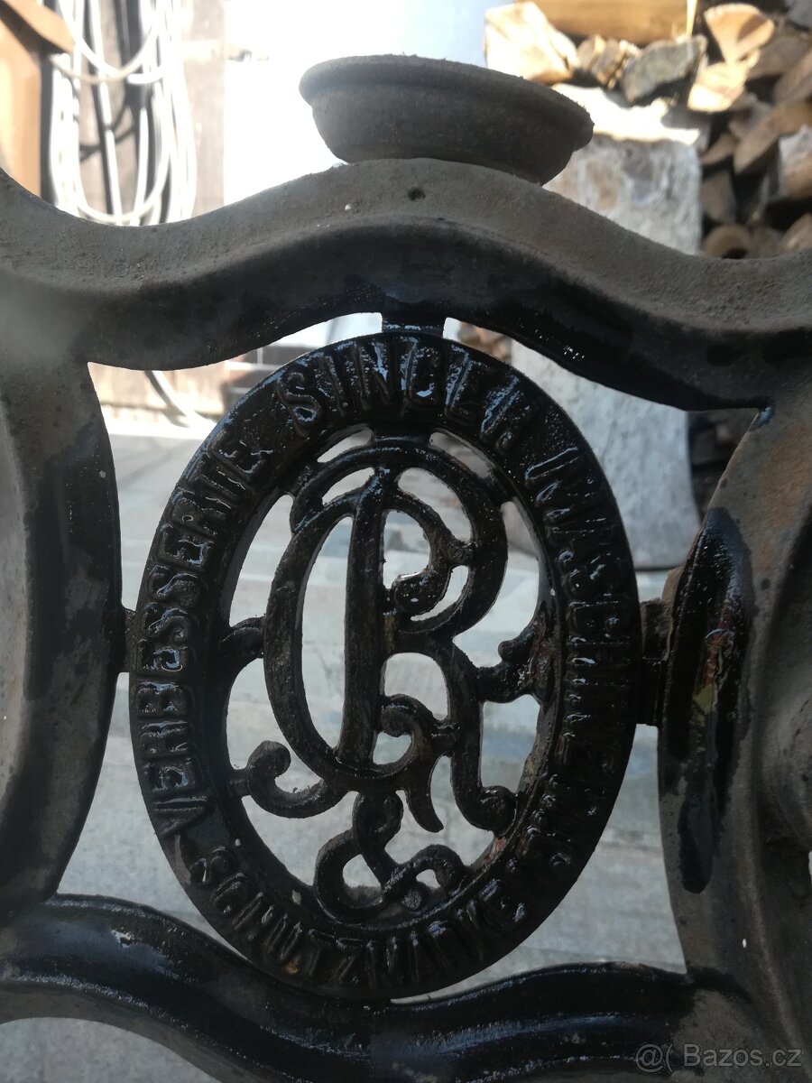 STARÝ ŠICÍ STROJ SINGER - 5