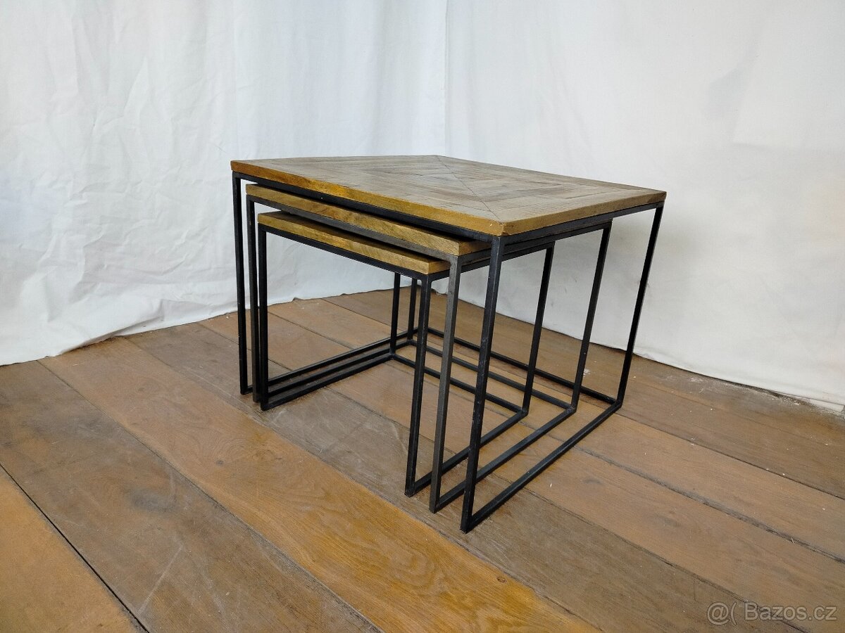 Hnízdové stolky - 5