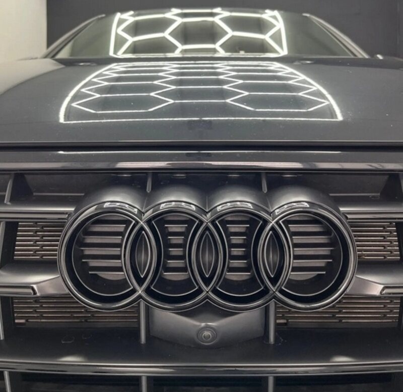 AUDI Čierne lesklé znaky - 5