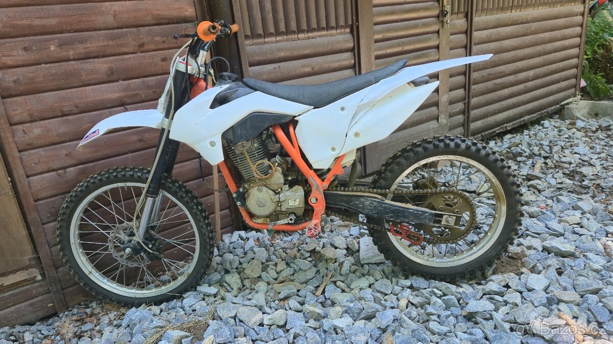 Ultimate racing 250