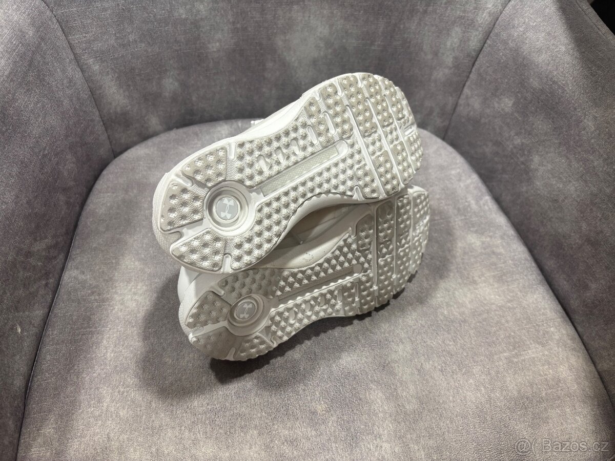 Under Armour Speedform 2.0 vel. 37.5 - 5